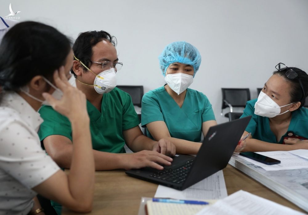 Nơi giành giật sự sống cho những bệnh nhân Covid-19 nguy kịch - ảnh 12