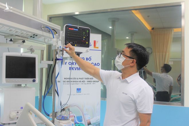 Việt Nam chế tạo thành công máy thở oxy dòng cao: Giúp 60 - 70% bệnh nhân Covid-19 hồi phục, không phải thở máy - Ảnh 2.