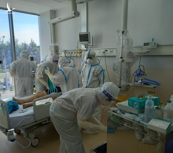 Bệnh viện hồi sức COVID-19 ở TP.HCM đã tiếp nhận 160 bệnh nhân nặng - ảnh 1