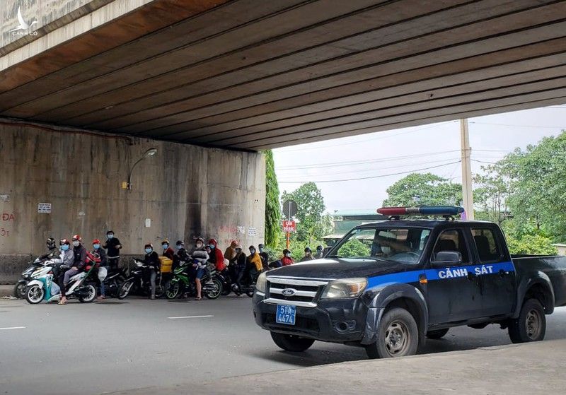 Hàng trăm người rời TP.HCM về các tỉnh Tây Nguyên phải quay đầu xe - ảnh 11