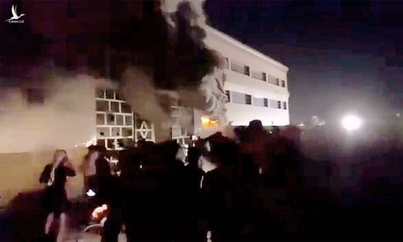 Cháy tại bệnh viện điều trị COVID-19 ở Iraq: 42 người chết, 60 người bị thương - Ảnh 1.