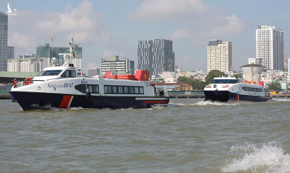 TP.HCM thiết lập "luồng xanh đường thủy" để tiếp thêm lương thực, thực phẩm từ các tỉnh miền Tây về thành phố /// Ảnh: Ngọc Dương