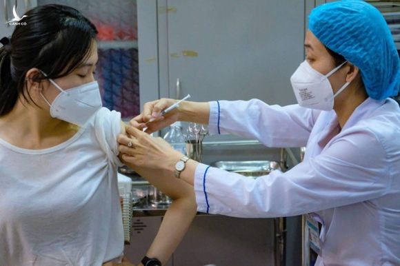 Vingroup xây dựng nhà máy công suất 100-200 triệu liều vắc xin ngừa COVID-19/năm ở Hà Nội - Ảnh 1.
