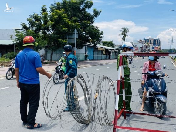 TP HCM: Vừa gỡ phong toả 3 phường hơn 99.000 người ở TP Thủ Đức - Ảnh 1. TP HCM: Vừa gỡ phong toả 3 phường hơn 99.000 người ở TP Thủ Đức - Ảnh 1.