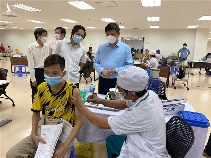Chiến dịch tiêm chủng lớn nhất lịch sử Việt Nam: 150 triệu liều, kéo dài 9 tháng - 3