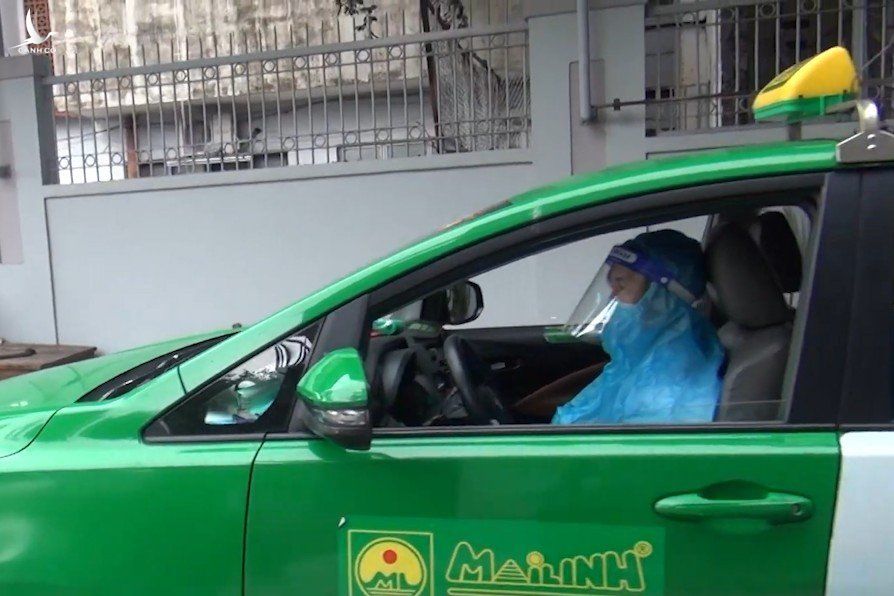 Tài xế taxi Mai Linh chở F0 ở TP.HCM: 'Hơi sợ nhưng thấy công việc ý nghĩa' - ảnh 1