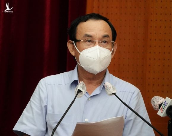 Bí thư Thành ủy TP.HCM Nguyễn Văn Nên phát biểu kết luận cuộc họp tối 25.7 /// Ảnh: Sỹ Đông