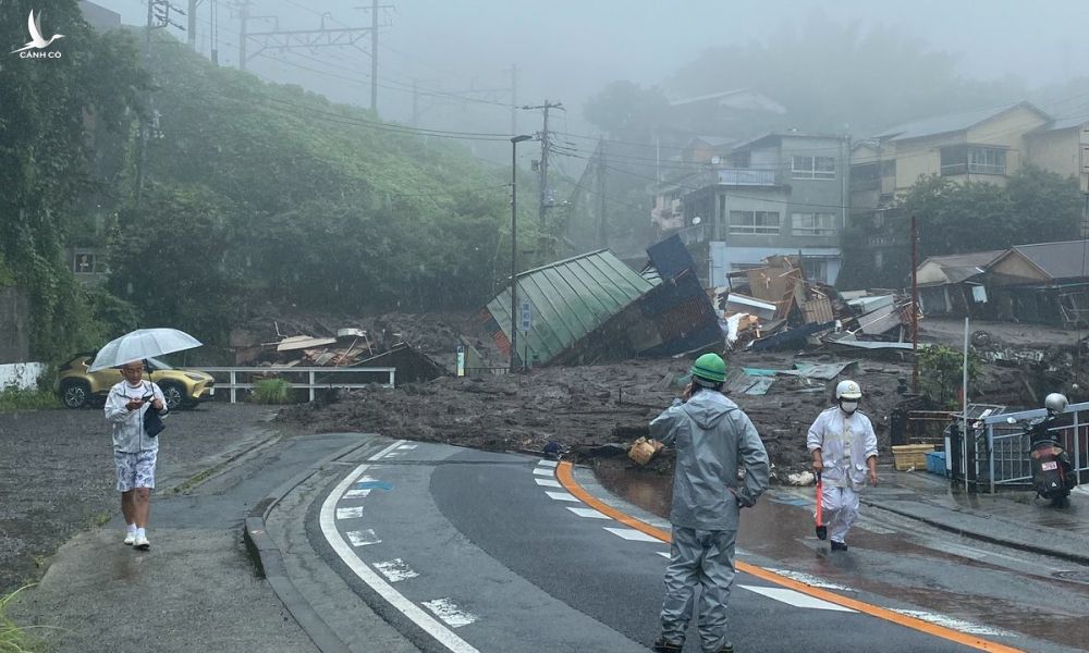 Cảnh tượng sau trận lở đất ở thành phố Atami, tỉnh Shizuoka hôm nay. Ảnh: AP.