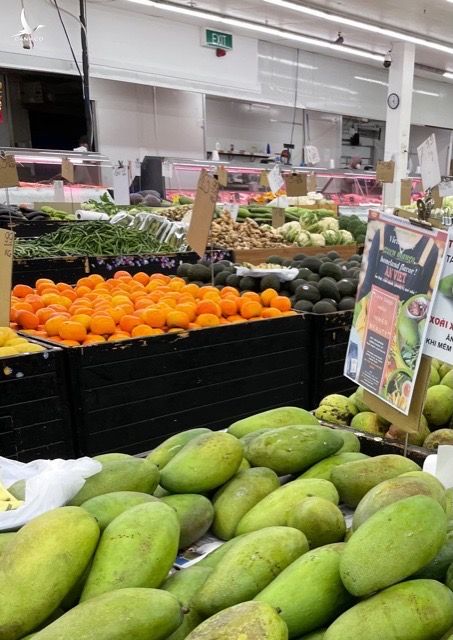Trong nước tiêu thụ chậm, bán rẻ, sang Úc loại quả này của Sơn La lên kệ siêu thị sang chảnh, giá gần 300.000 đồng/kg - Ảnh 2.