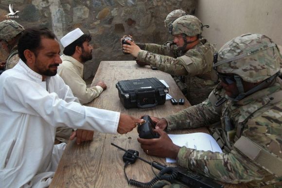 Taliban nắm được thiết bị quan trọng, có thể chỉ điểm người Afghanistan hỗ trợ Mỹ - Cực nguy hiểm! - Ảnh 1.