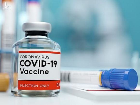 Người tiêm đầy đủ 2 mũi vắc xin nếu nhiễm Covid-19 thì có triệu chứng nhẹ và mau hồi phục hơn /// SHUTTERSTOCK