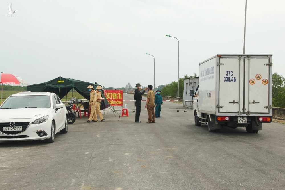Nghệ An bất ngờ xuất hiện nhiều ca nhiễm Covid-19 trong cộng đồng - ảnh 1