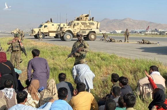 Tin sốc: Quân đội Mỹ cay đắng thừa nhận hàng nghìn người có thể bị bỏ lại ở Afghanistan - Ảnh 4.
