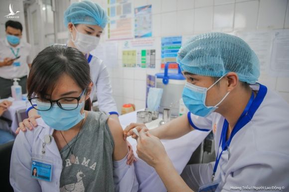 Việt Nam phê duyệt thêm một loại vắc-xin Covid-19 Pfizer do Mỹ sản xuất - Ảnh 1.