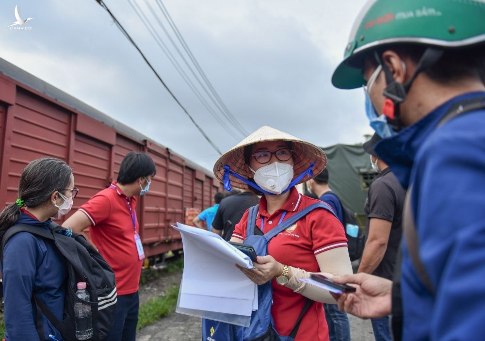 TP.HCM nhan 300 tan hang hoa anh 2