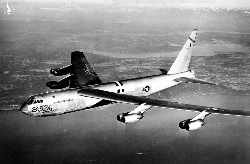 Máy bay B-52 thời đầu /// Không quân Mỹ