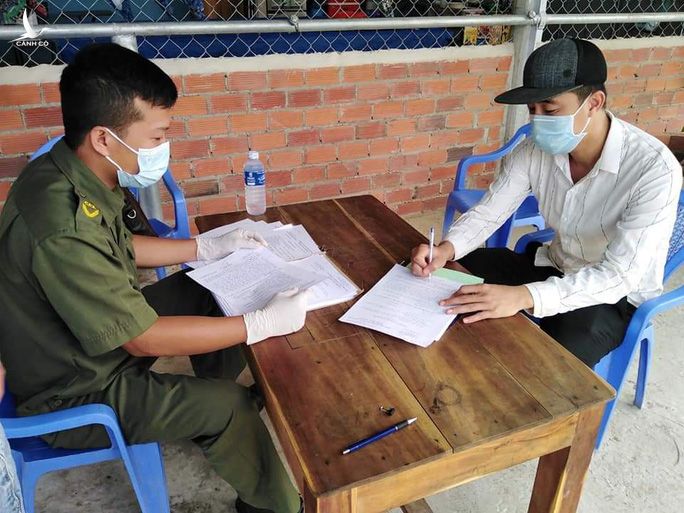 21 nam, nữ vào rừng nhậu rồi “khoe” trên Facebook, bị phạt 210 triệu đồng - Ảnh 2. 21 nam, nữ vào rừng nhậu rồi “khoe” trên Facebook, bị phạt 210 triệu đồng - Ảnh 2.