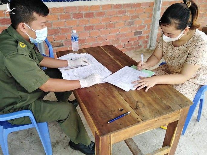 21 nam, nữ vào rừng nhậu rồi “khoe” trên Facebook, bị phạt 210 triệu đồng - Ảnh 3. 21 nam, nữ vào rừng nhậu rồi “khoe” trên Facebook, bị phạt 210 triệu đồng - Ảnh 3.