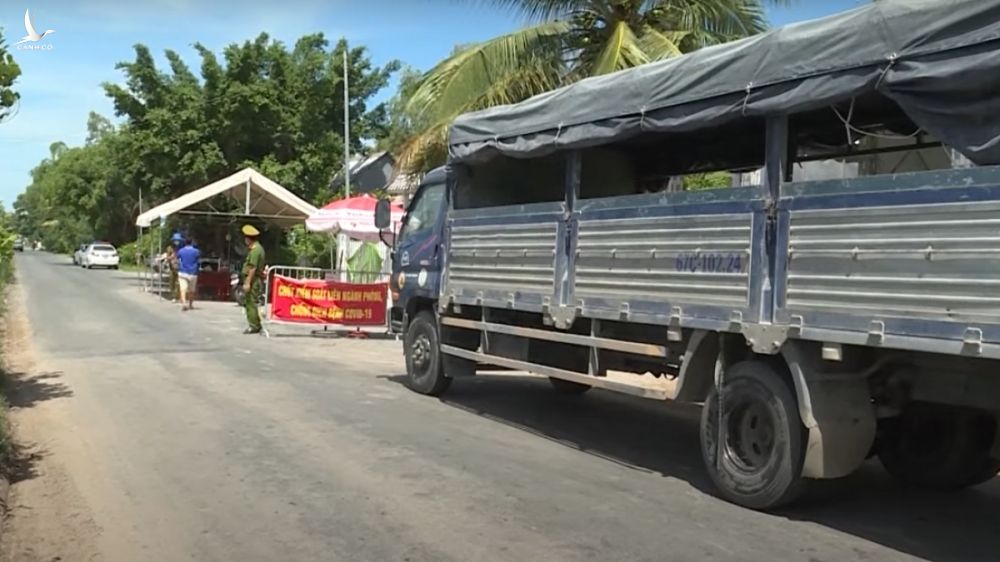 Phương tiện vận chuyển hàng hóa thiết yếu trong tỉnh Kiên Giang được tạo điều kiện thuận lợi