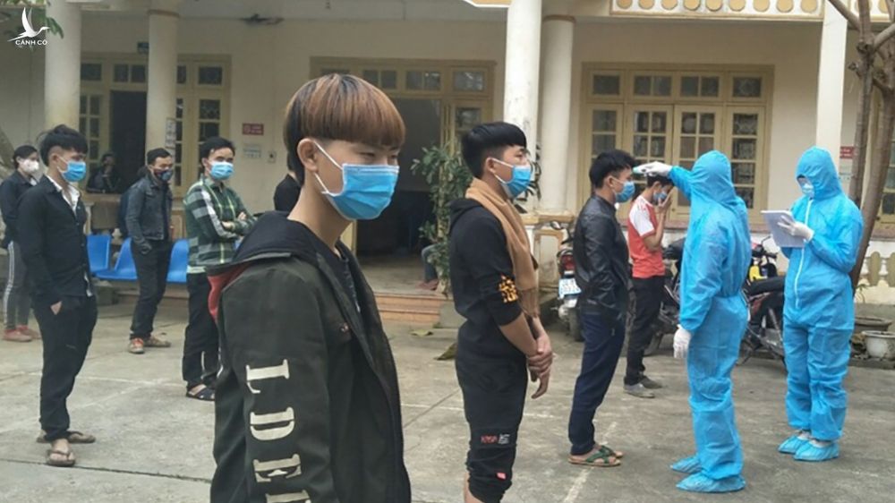 Lào Cai yêu cầu cách ly tập trung các lao động trở về từ Bình Dương và cách tỉnh phía Nam ngăn chặn nguy cơ lây nhiễm Covid-19 /// Ảnh Báo Lào Cai