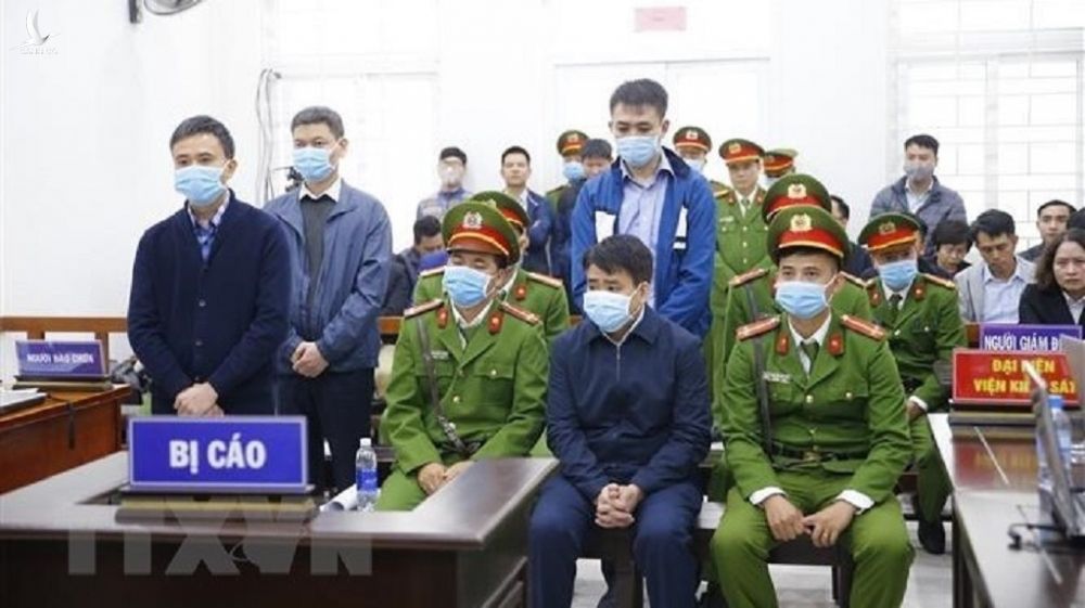 Bị cáo Nguyễn Đức Chung tại phiên tòa xét xử về tội danh "chiếm đoạt tài liệu bí mật Nhà nước" /// Ảnh TTXVN