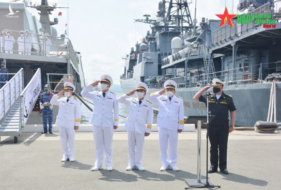 Biên đội tàu Việt Nam cập cảng TP Vladivostok, chuẩn bị tham gia Army Games 2021 - Ảnh 7.