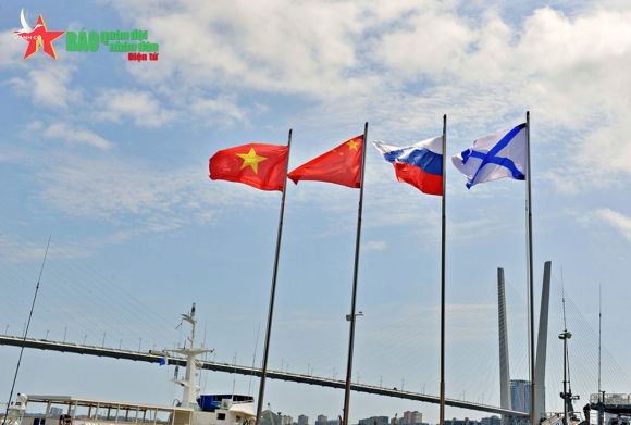 Biên đội tàu Việt Nam cập cảng TP Vladivostok, chuẩn bị tham gia Army Games 2021 - Ảnh 10.