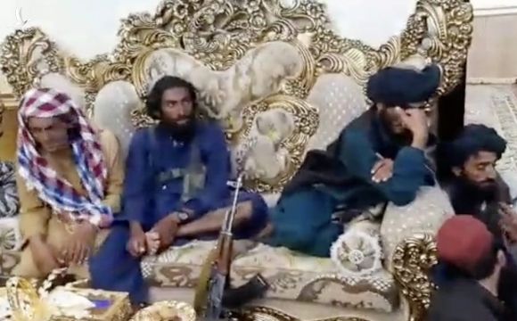 Thân thế tướng có cung điện dát vàng ở Afghanistan: Khét tiếng tàn ác, "trùm trở mặt", xuất thân là thợ sửa ống nước