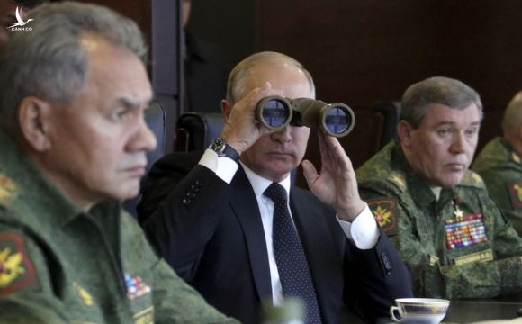 "Không sợi tóc nào được phép rơi khỏi đầu người Nga": TT Putin làm gì khiến Taliban sợ hãi đến vậy?