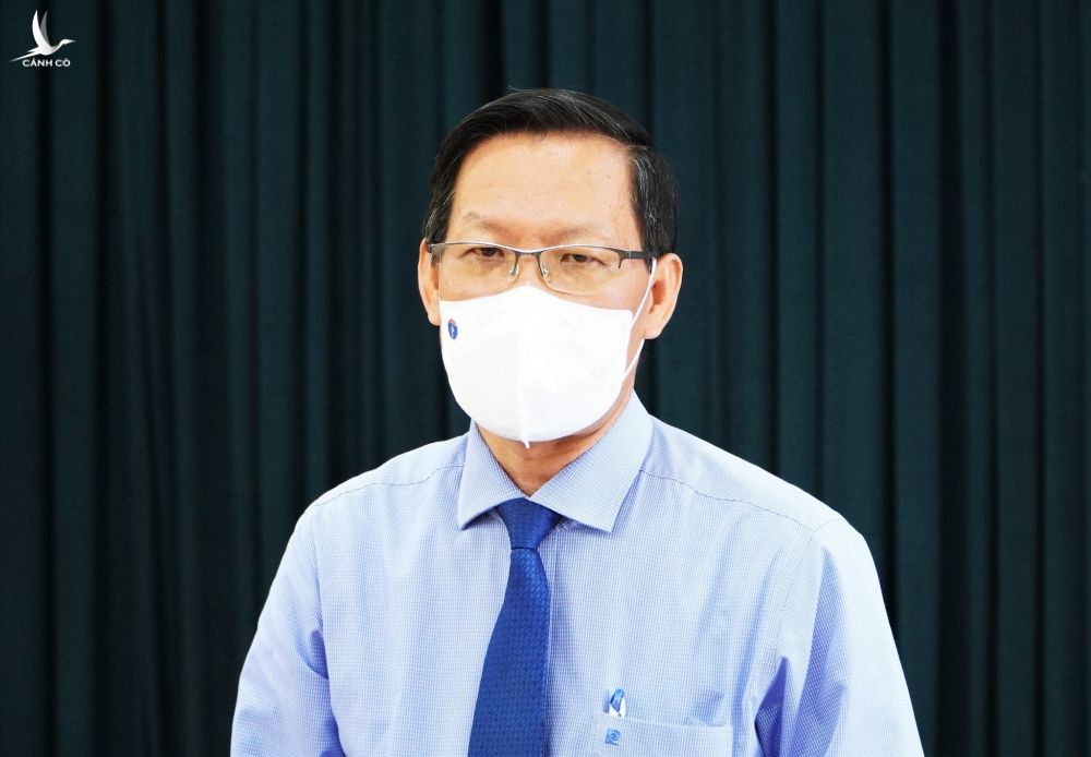 Ông Phan Văn Mãi, tân Chủ tịch UBND TP.HCM, trao đổi với báo chí trưa 24.8 /// Ảnh: Nguyên Vũ
