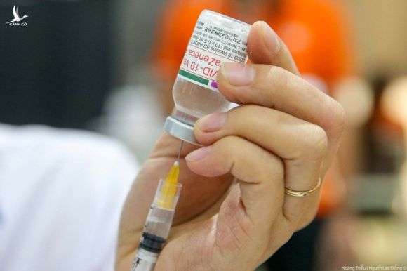 TP HCM được phân thêm gần 980.000 liều vắc-xin Covid-19 - Ảnh 1.