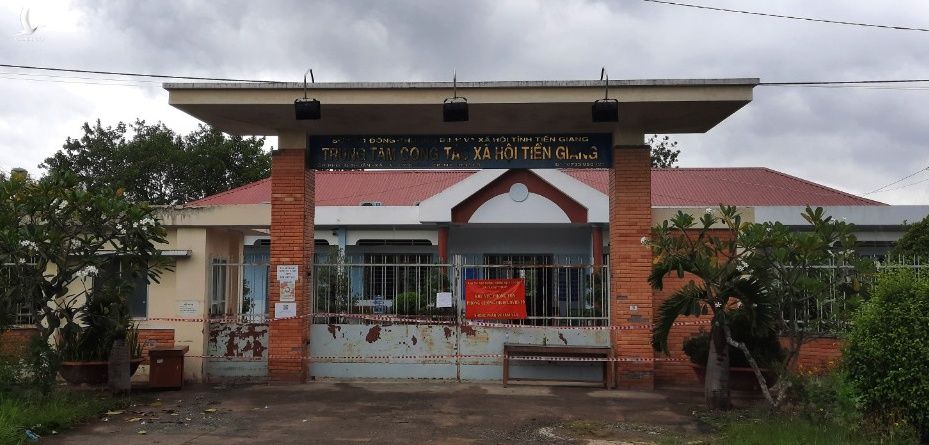 Trung tâm công tác xã hội Tiền Giang phong tỏa phòng Covid-19 lây lan ra cộng đồng. /// ẢNH: LÊ LANG