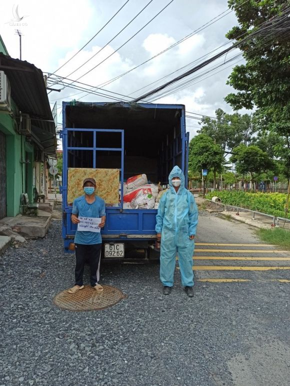 Ớn lạnh với bí mật trong chiếc xe tải vừa vào đến cửa ngõ TP HCM - Ảnh 1. Ớn lạnh với bí mật trong chiếc xe tải vừa vào đến cửa ngõ TP HCM - Ảnh 1.