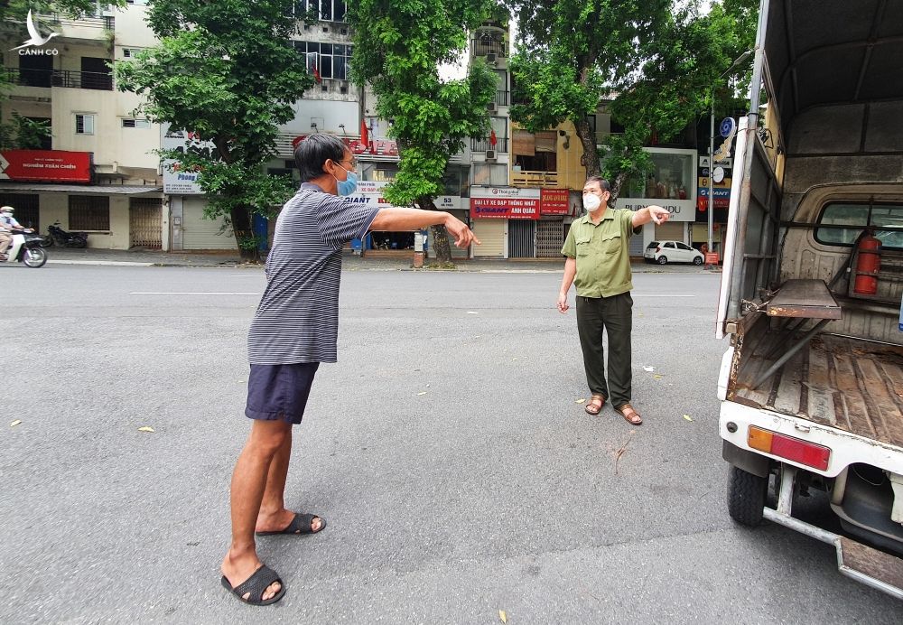 Kiem soat nguoi ra duong ngay quoc khanh anh 10