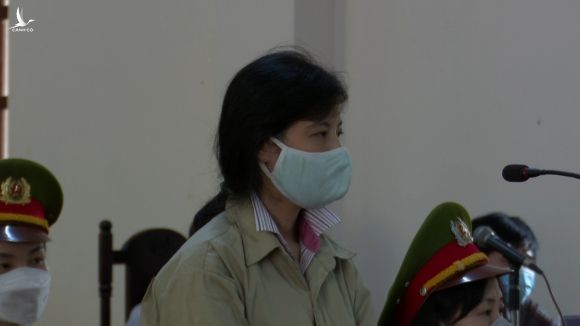 Giúp sức, giúp chị bóc phong bì, em gái Trưởng Đoàn Thanh tra Bộ Xây dựng bị đề nghị đến 5 năm tù - Ảnh 2.