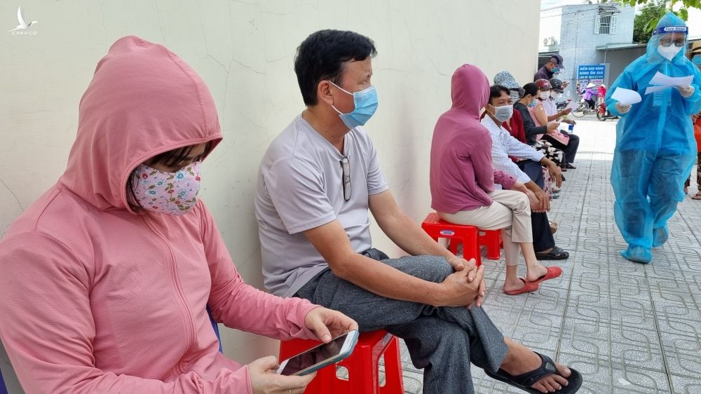 Đồng Nai: Hàng chục ngàn người dân, công nhân tiêm vắc xin Sinopharm - ảnh 5