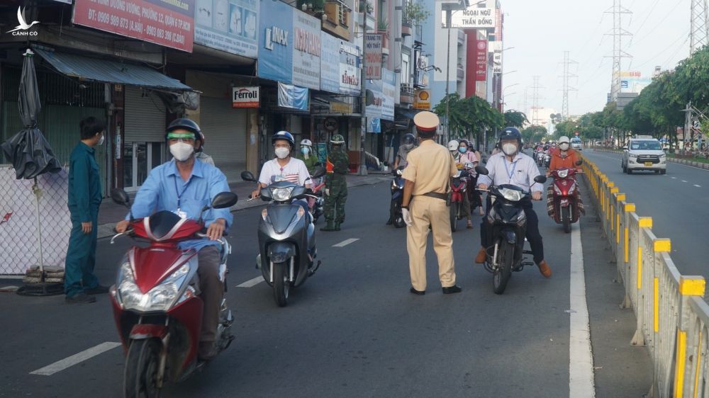 TP.HCM sáng 6.9: Tiếp tục kiểm tra giấy đi đường, khai báo di chuyển nội địa - ảnh 5