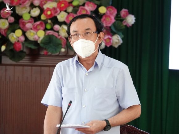 Bí thư Thành ủy TP.HCM Nguyễn Văn Nên: Mở cửa dần nhưng phải bảo vệ sức khỏe của nền kinh tế - ảnh 1