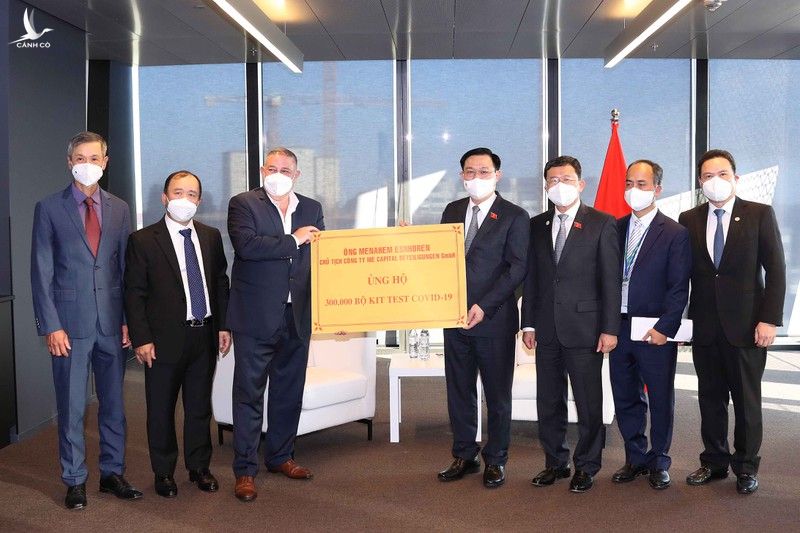 Các doanh nghiệp của Cộng hoà Áo tặng thiết bị y tế cho Việt Nam - ảnh 1