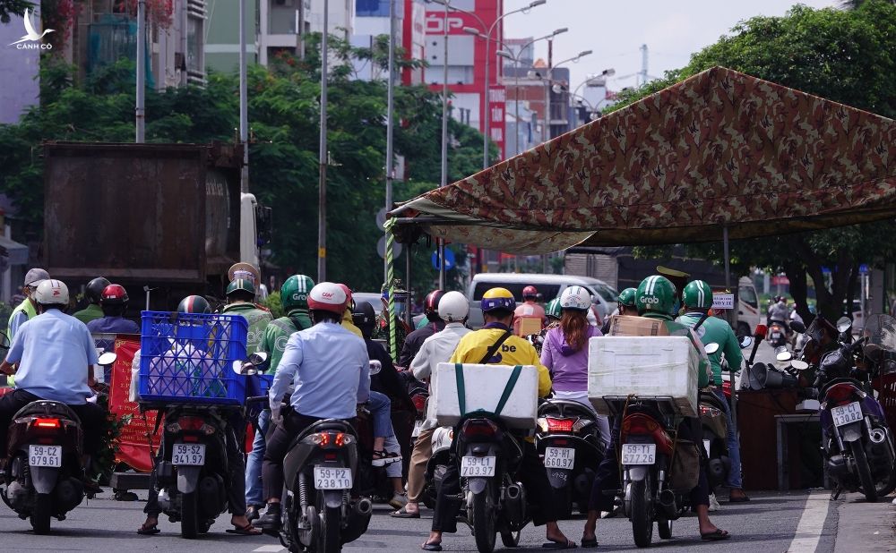 duong pho TP.HCM dong duc anh 4