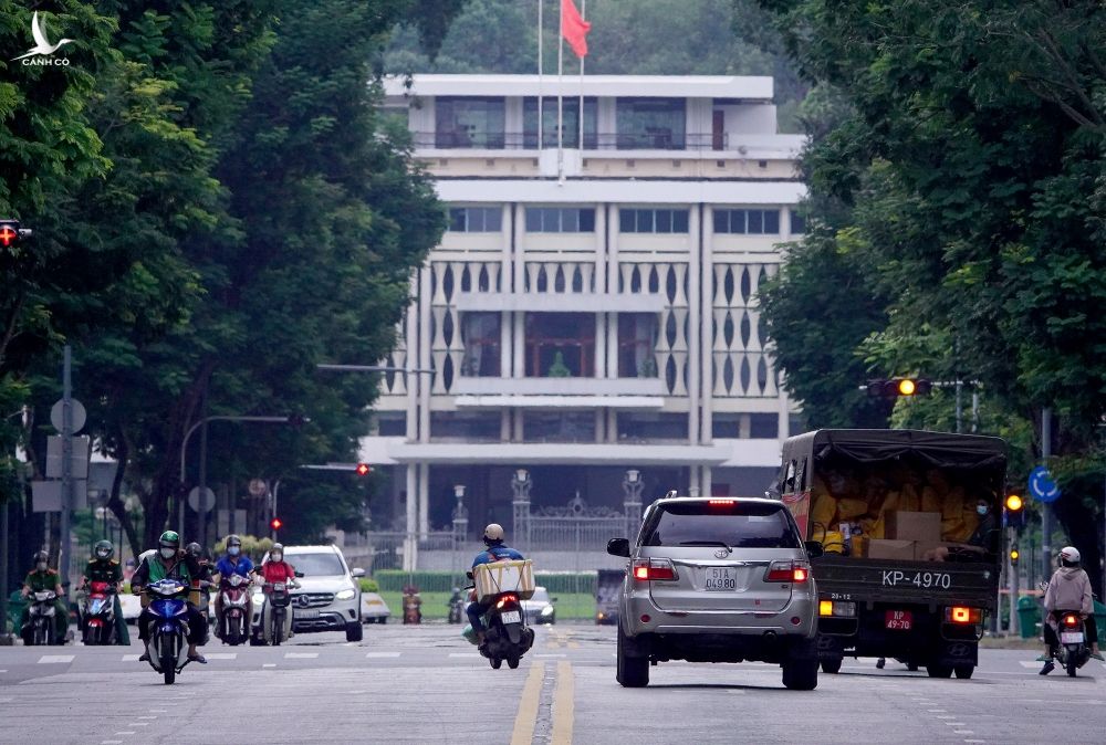 duong pho TP.HCM dong duc anh 8