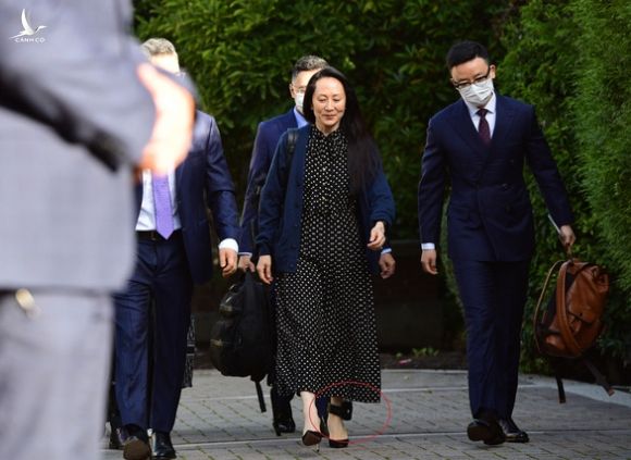 Con gái nhà sáng lập Huawei được phóng thích, bay về Trung Quốc ngay lập tức - Ảnh 2.