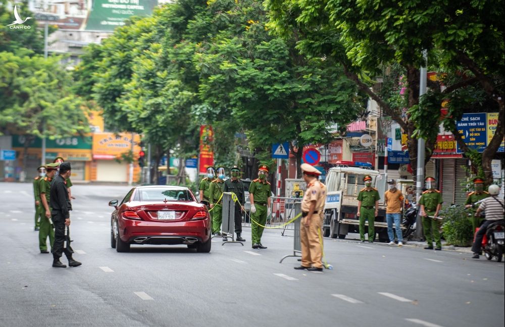 Kiem soat nguoi ra duong ngay quoc khanh anh 1