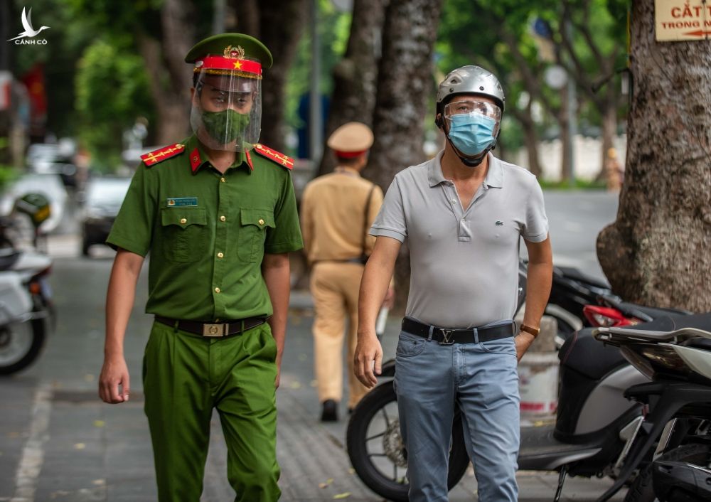 Kiem soat nguoi ra duong ngay quoc khanh anh 6