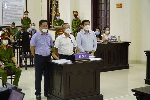 Xét xử cựu nhà báo Phan Bùi Bảo Thy vì lập Facebook nói xấu bí thư, chủ tịch tỉnh Quảng Trị - Ảnh 1.