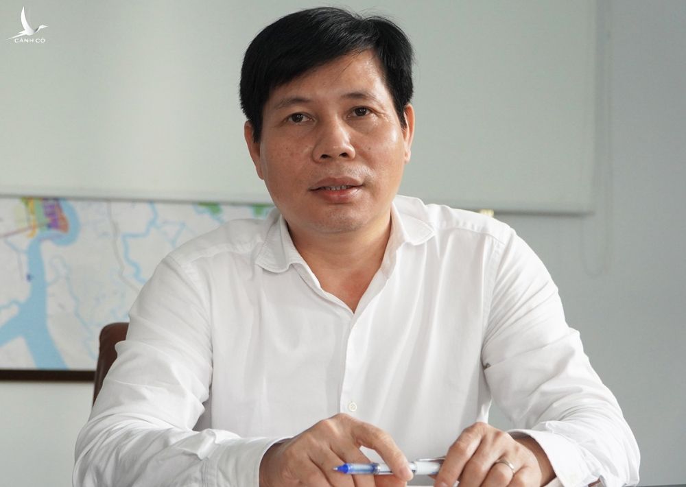 Phó giám đốc Sở Giao thông Vận tải TP HCM Phan Công Bằng trả lời VnExpress hôm 30/9. Ảnh: Hạ Giang