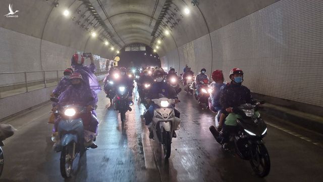 Lần đầu trong lịch sử: Hầm Hải Vân mở cửa cho xe máy chạy qua - Ảnh 6.