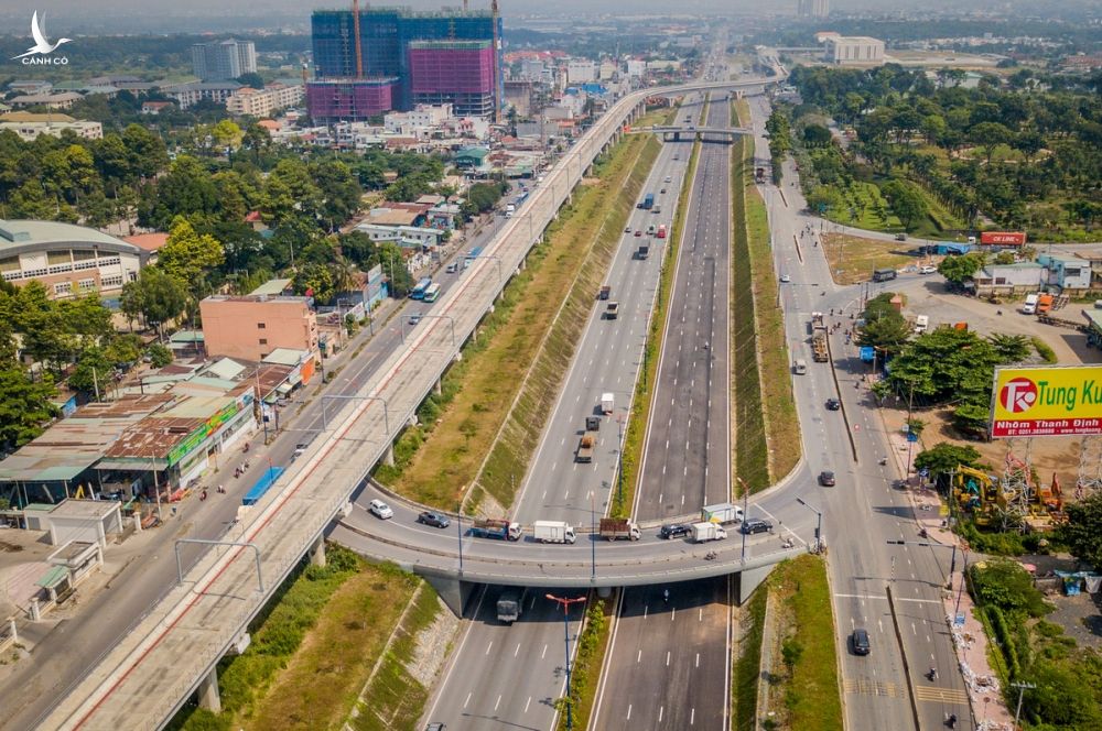 Xa lộ Hà Nội dọc tuyến Metro số 1 dự kiến sẽ phát triển nhiều khu đô thị với các tòa nhà cao tầng trong tương lai. Ảnh: Như Quỳnh