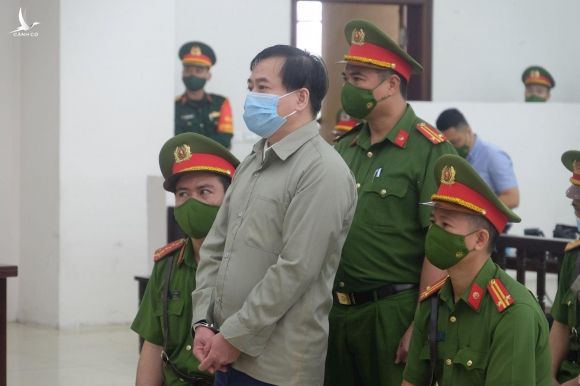 Cựu Phó tổng cục trưởng Tổng cục Tình báo Nguyễn Duy Linh lĩnh án 14 năm tù - ảnh 2