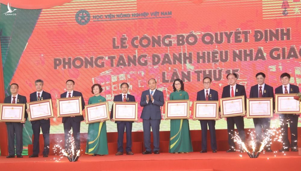 Chủ tịch nước Nguyễn Xuân Phúc mong Học viện Nông nghiệp Việt Nam tạo ra một thế hệ nông dân mới - Ảnh 2.